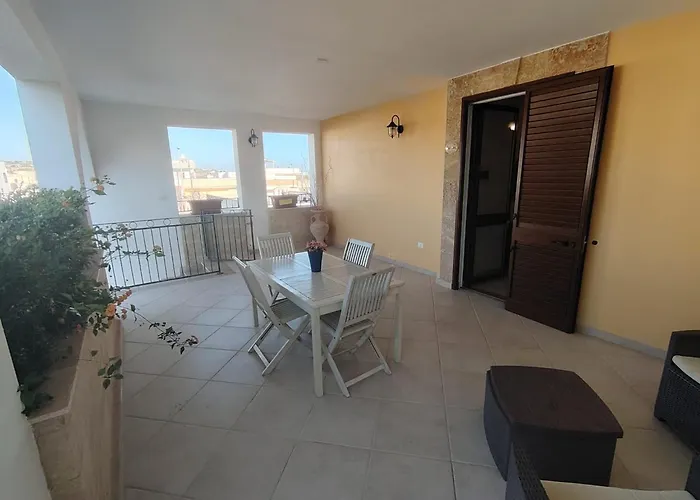 Adamagi Aurora مارينا دي بيسكولوس