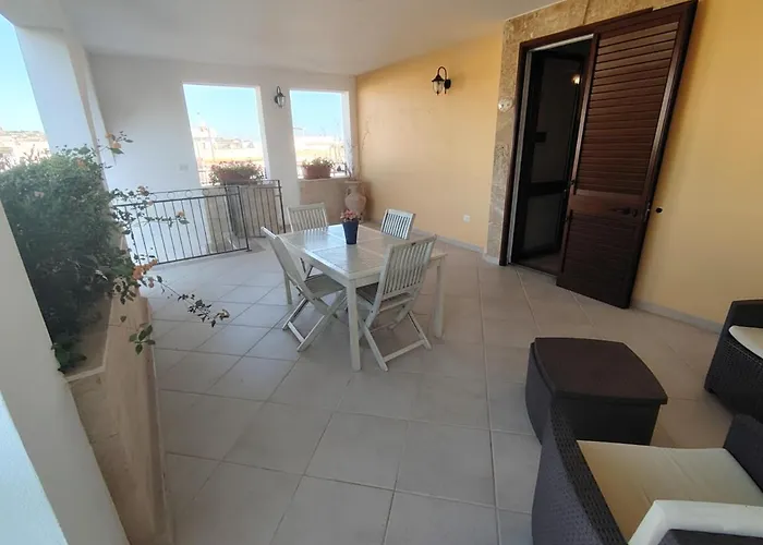 Adamagi Aurora مارينا دي بيسكولوس